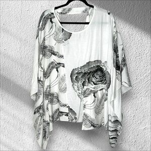 Fleur De Lis Medium White Black oversized feather print tunic Top Art to Wear